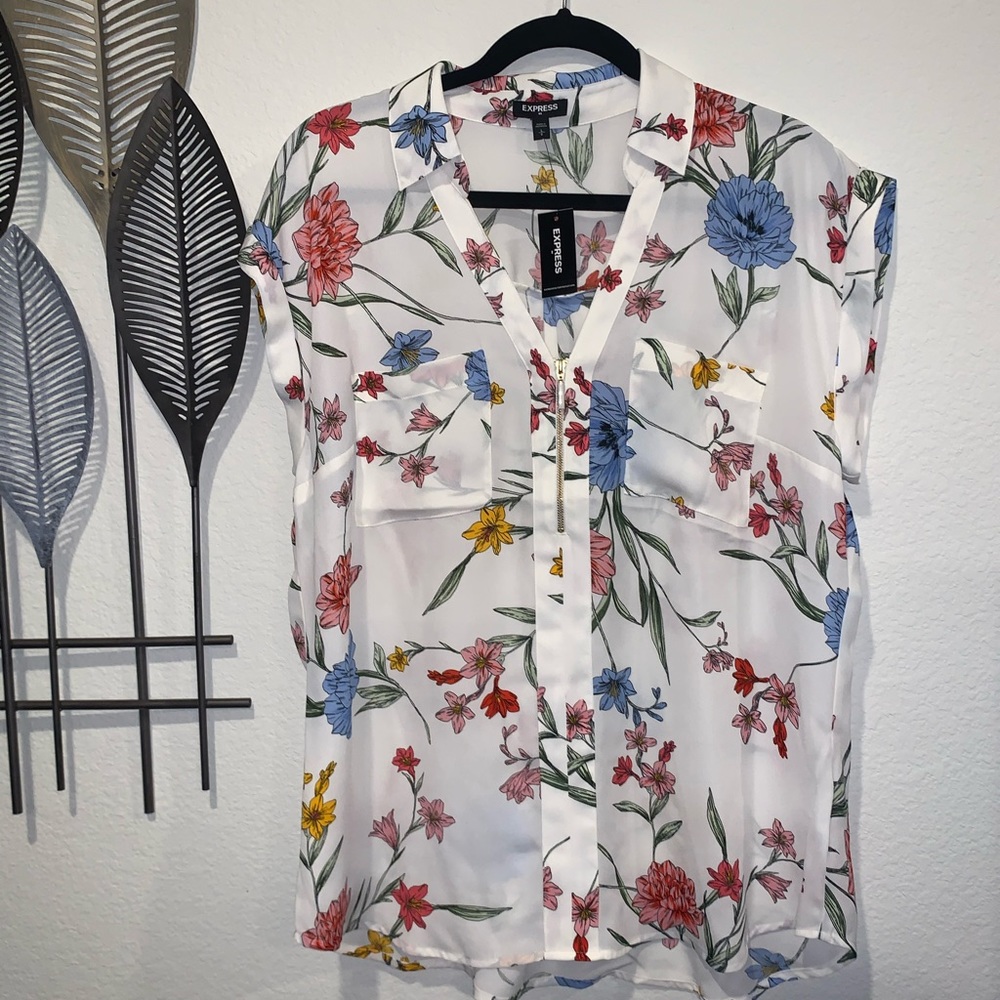 🌺SALE💃🏻 Express Floral Top